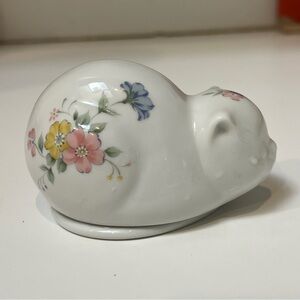 Kitten Trinket Box White Sleeping Cat Flowers Japan 3" Ceramic Vintage serenity